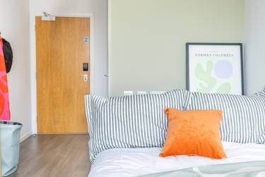 Platinum En suite Two Bed Flat - Image 3